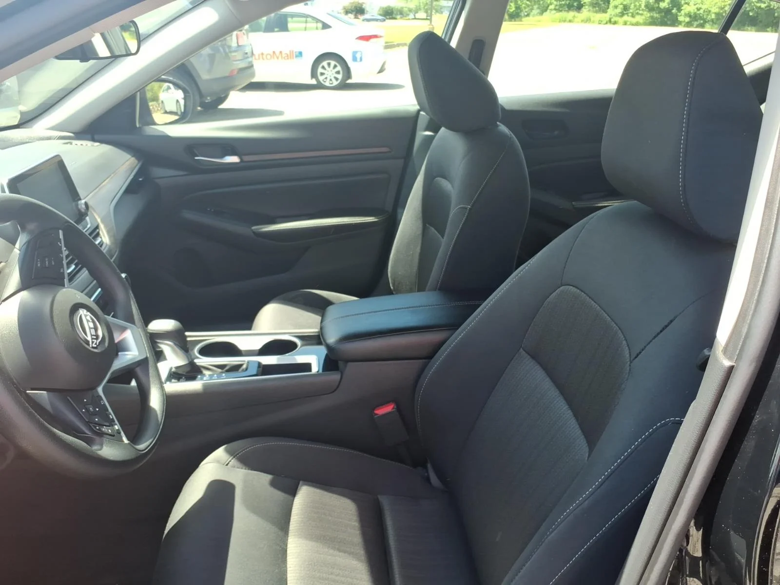 Used 2024 Super Black Nissan 2.5 SV image 14