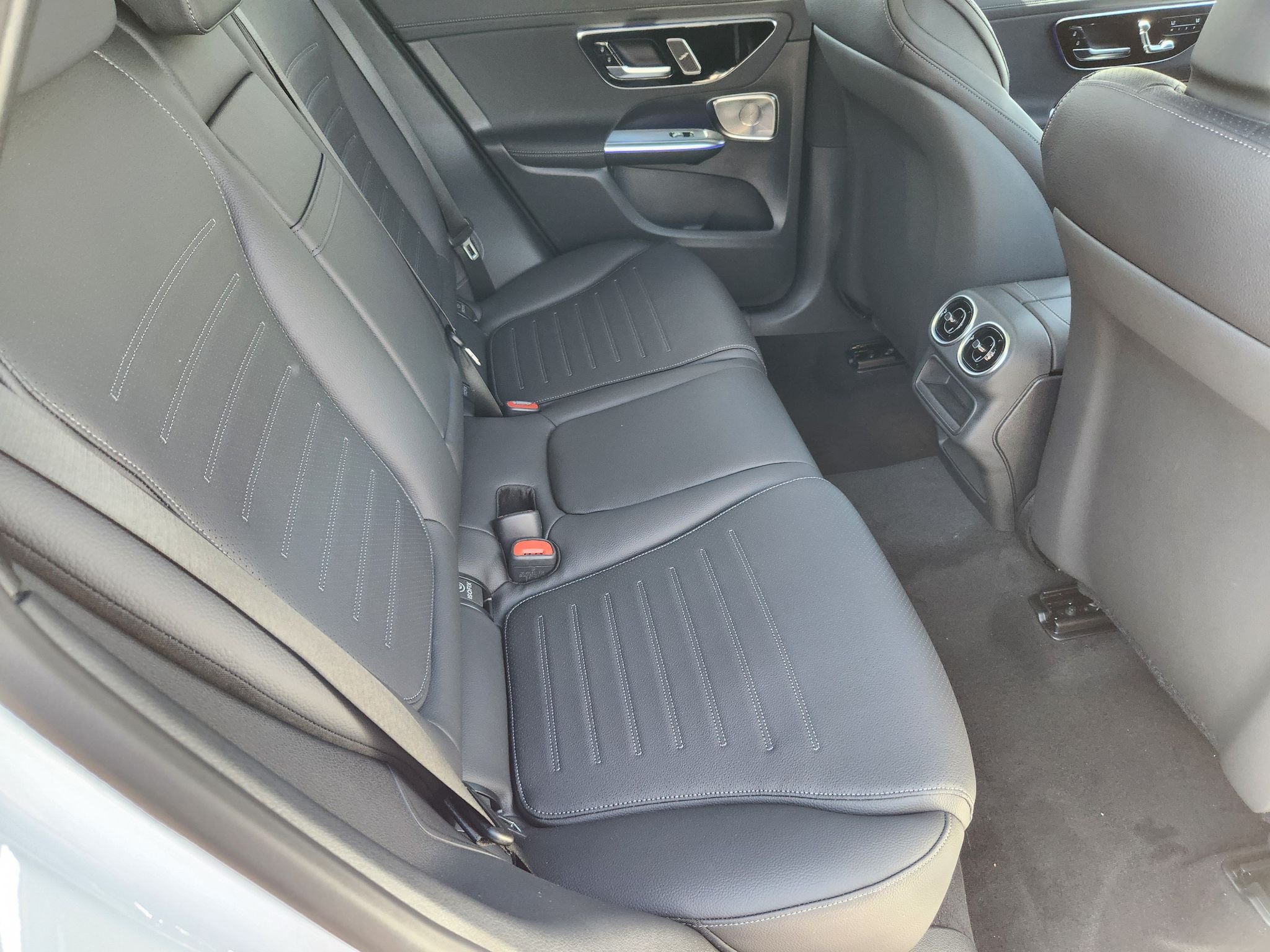 New 2027 Polar White Mercedes-Benz GLC 300 4MATIC® image 18