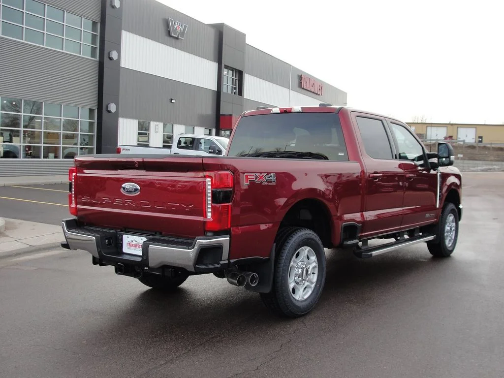 New 2026 Ruby Red Metallic Tinted Clearcoat Ford F-250® XLT image 5