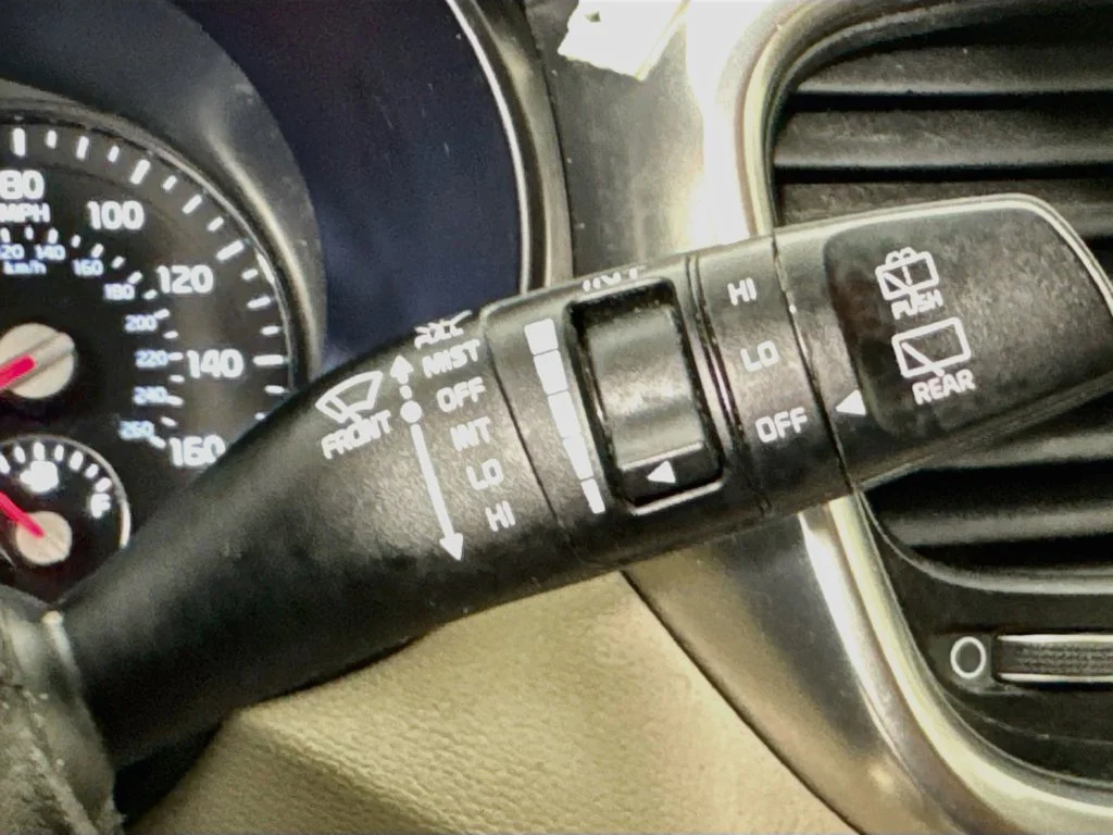 Used 2016 White Kia EX image 14