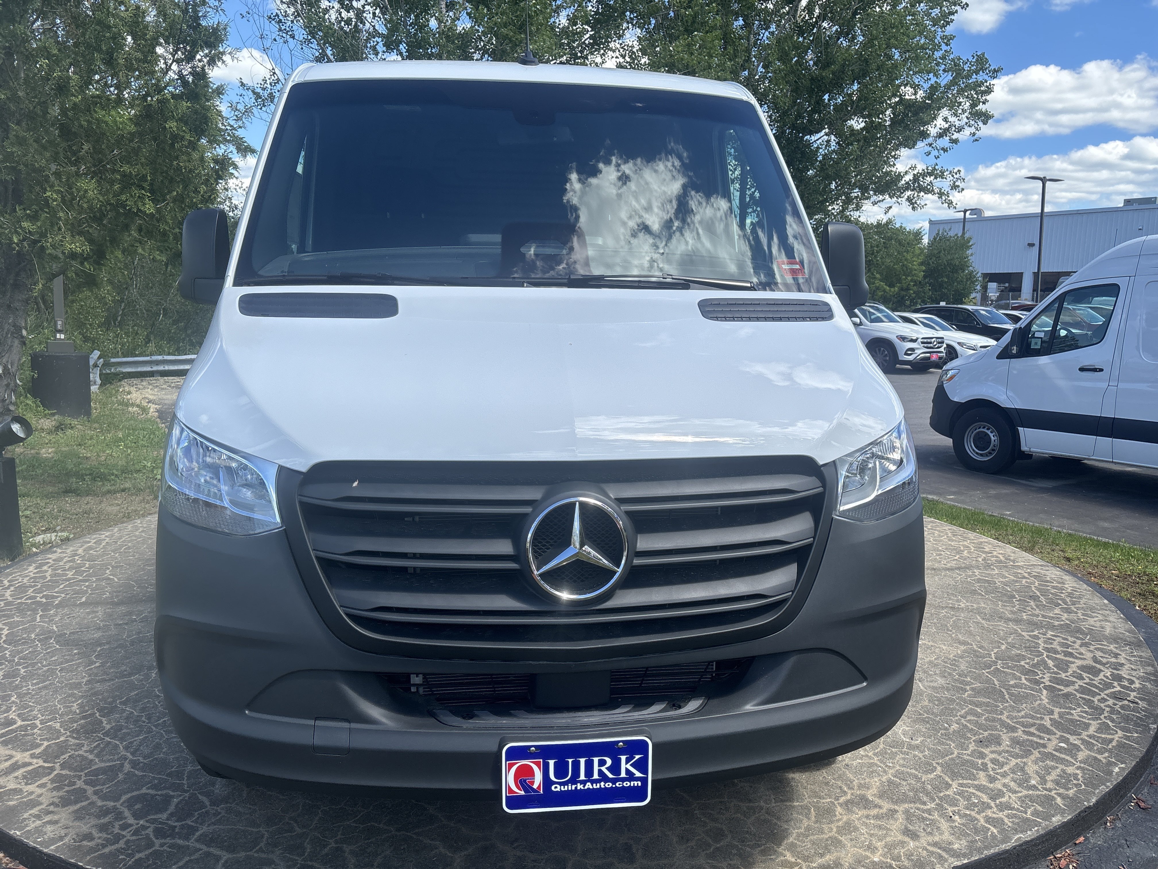 New 2026 ARCTIC WHITE Mercedes-Benz Worker image 7