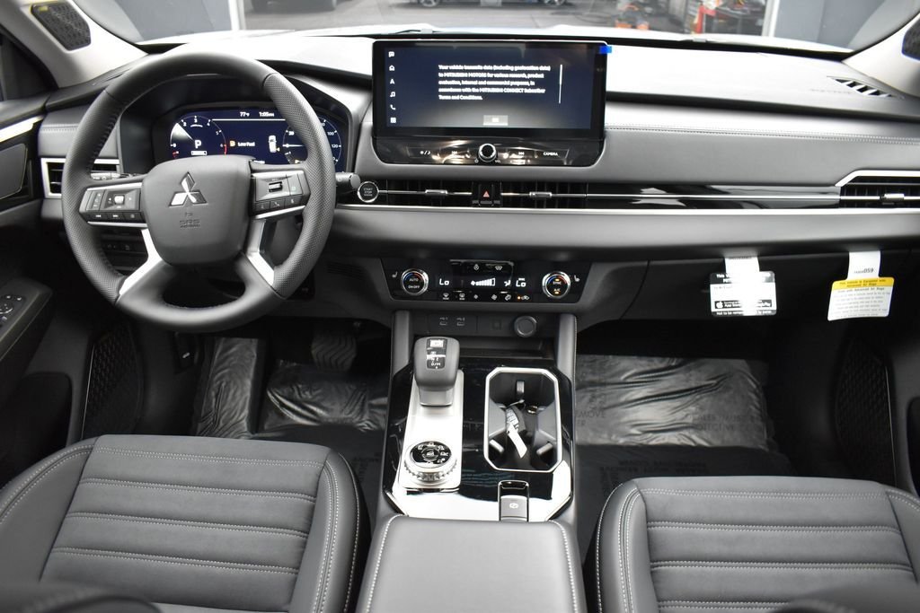 New 2026 Silver Mitsubishi SE image 14