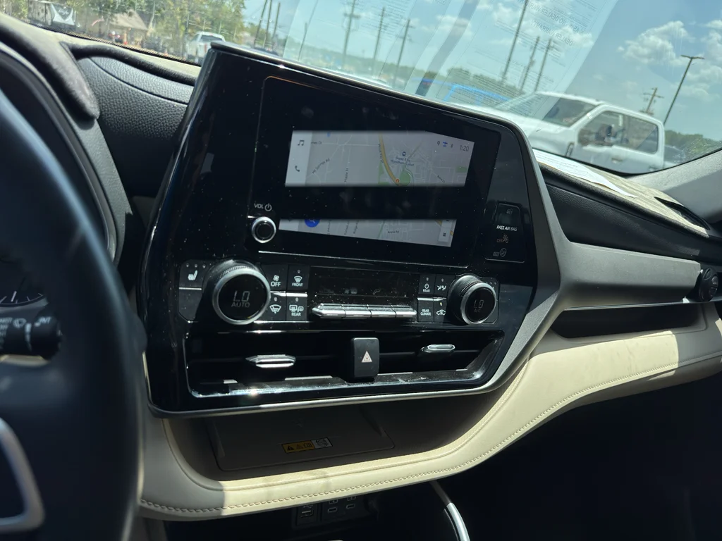 Used 2024 Cypress Toyota XLE image 15