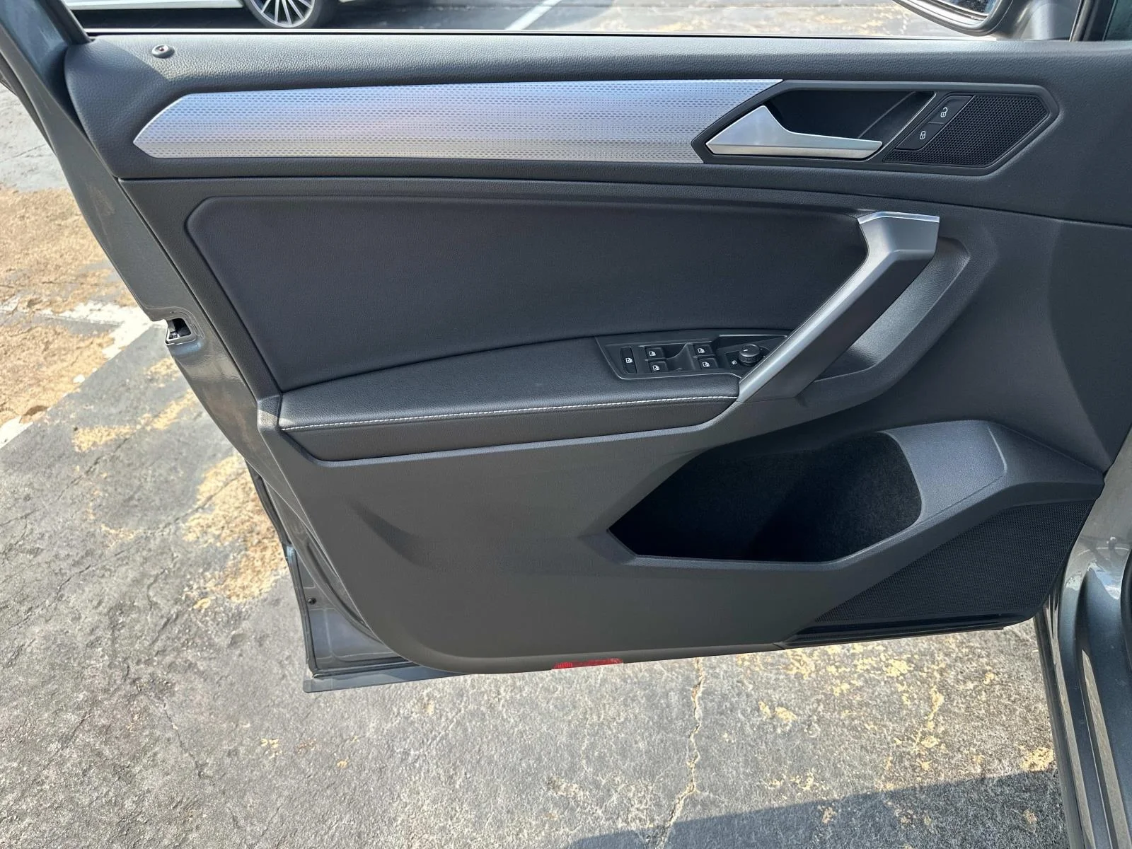 2023 Volkswagen Tiguan S - Photo 11