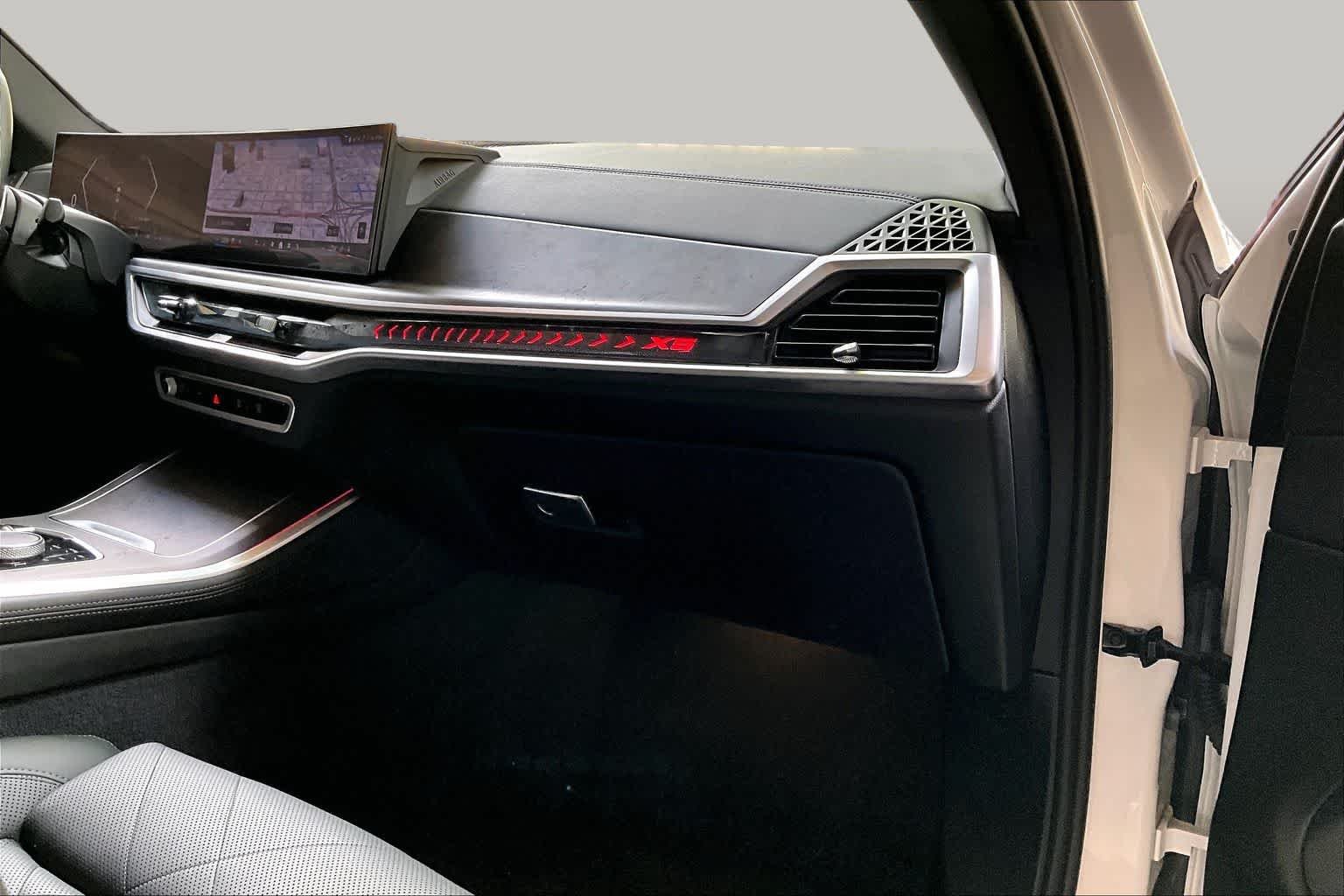 Used 2025 Mineral White Metallic BMW sDrive40i image 18