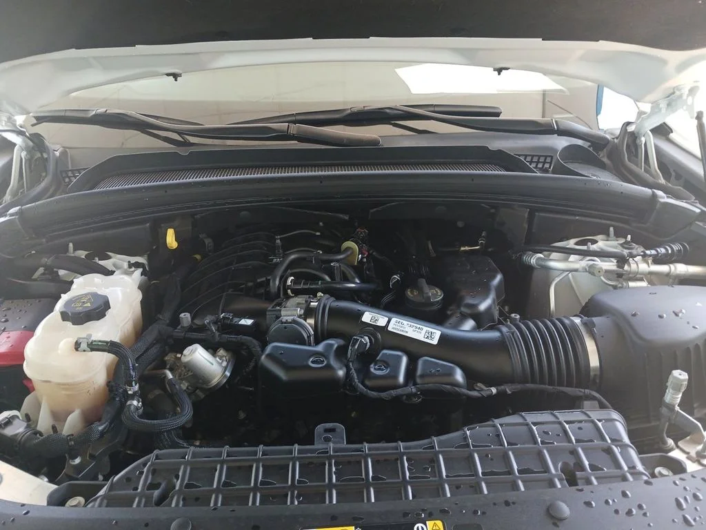Used 2023 White Jeep Laredo image 14