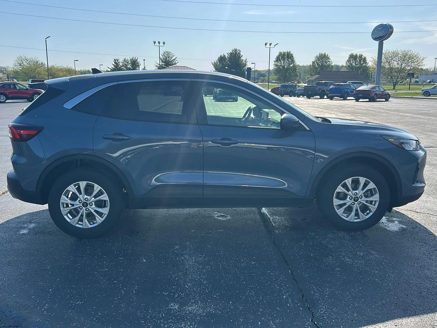 Used 2023 Vapor Blue Ford Active image 12