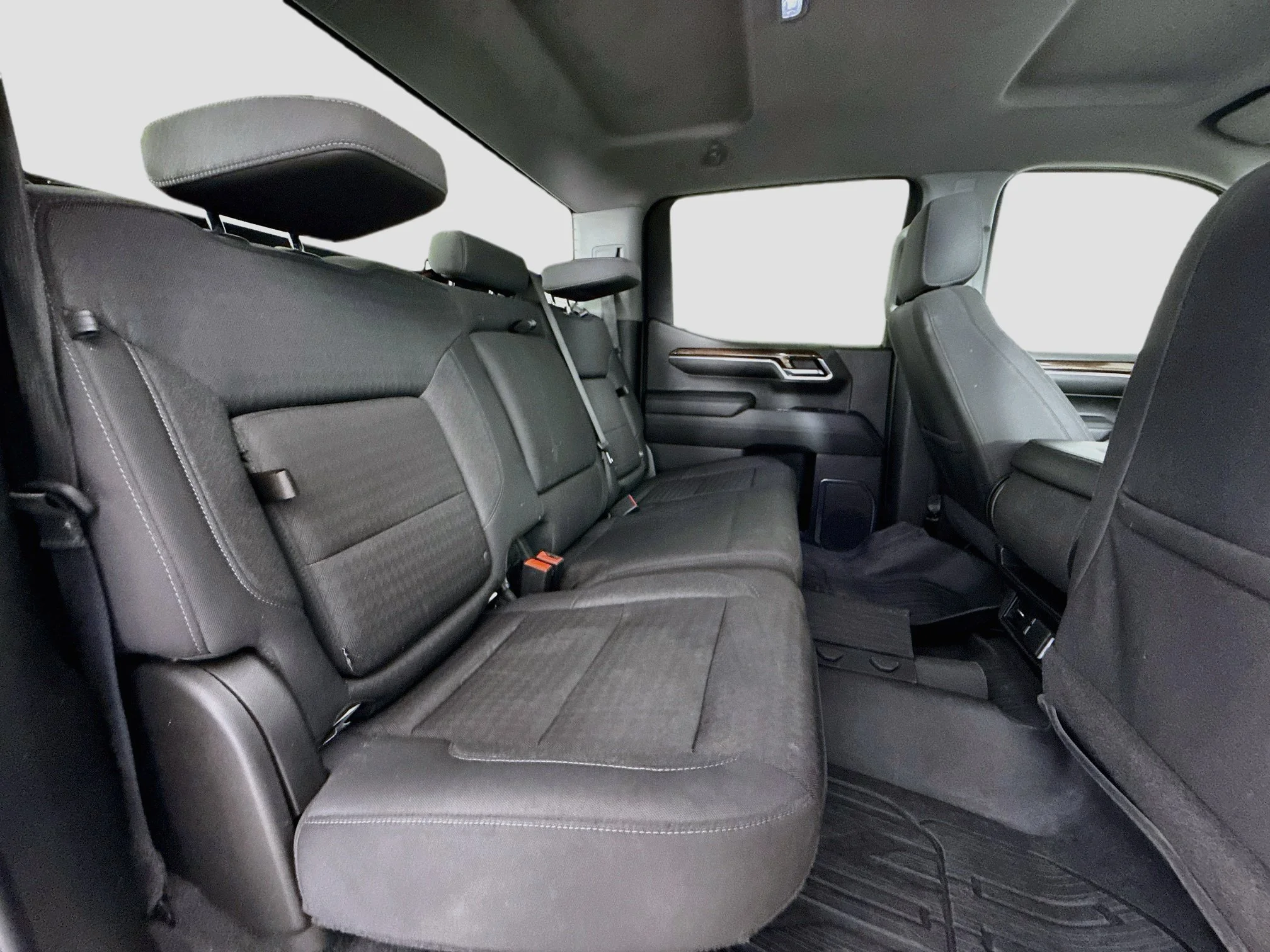 Used 2024 Summit White GMC Elevation image 28