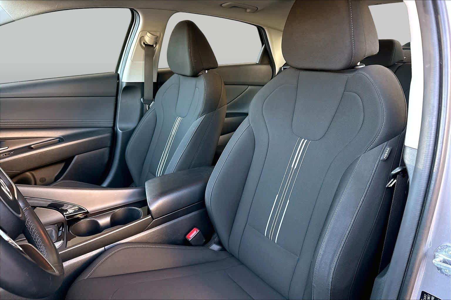 Used 2025 Fluid Metal Hyundai SEL Convenience image 8