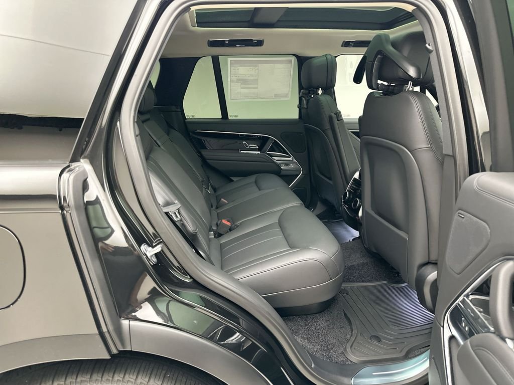 New 2026 Santorini Black Land Rover SE image 15