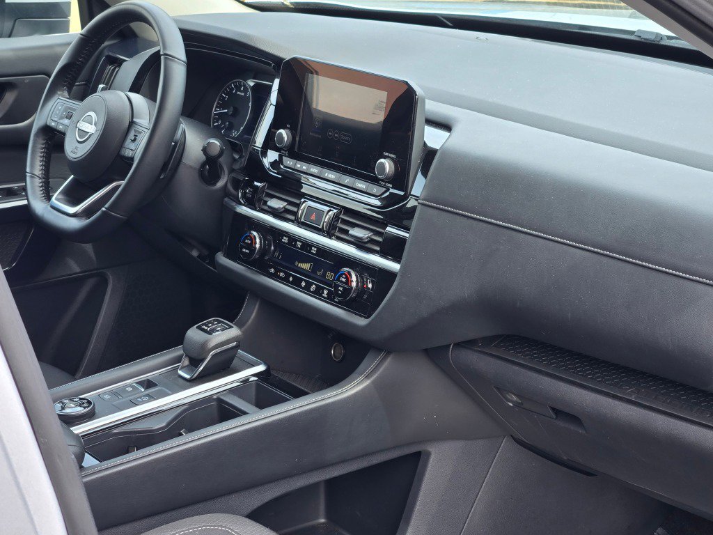 2025 Nissan Pathfinder SV - Photo 9