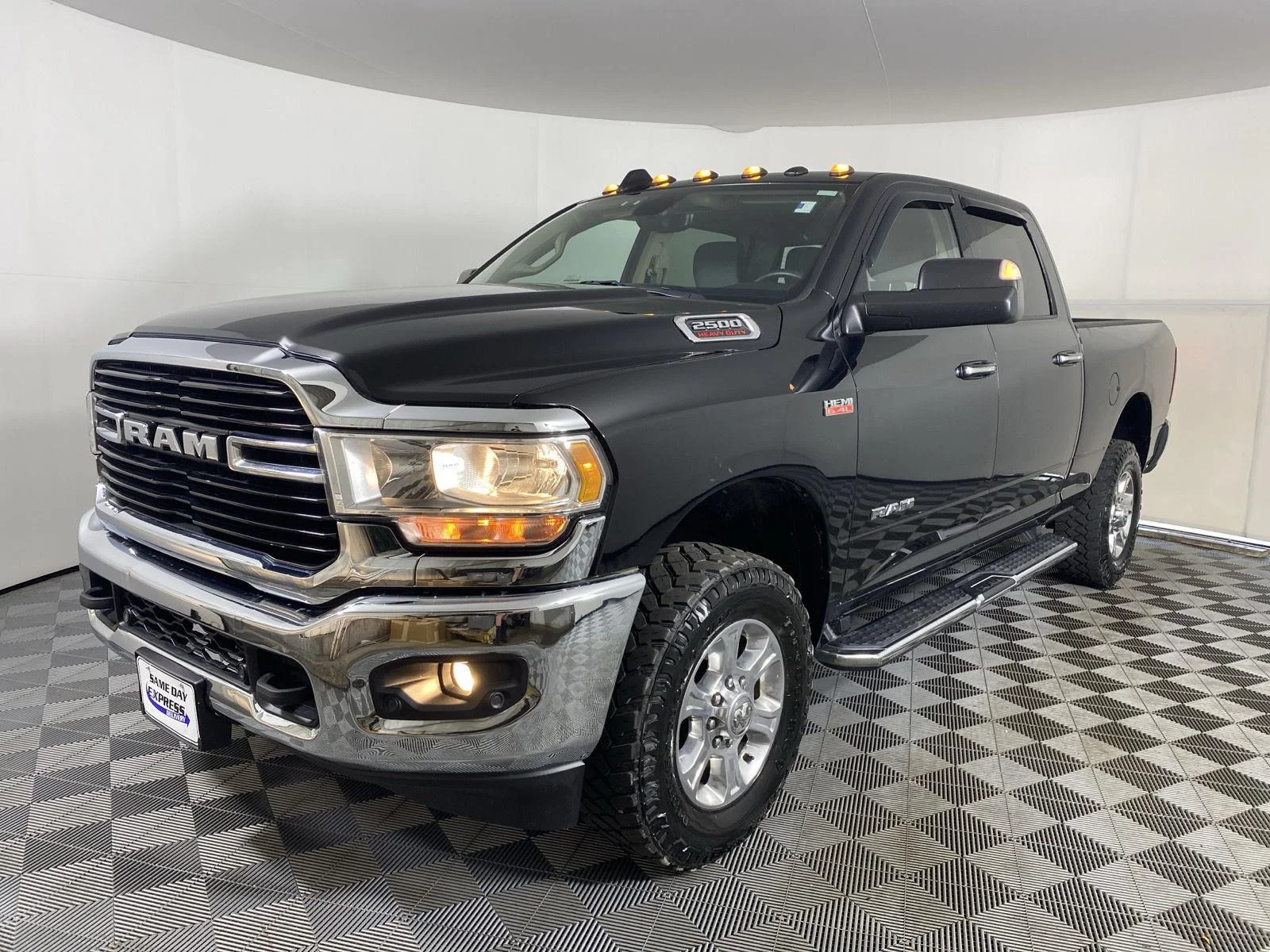 Used 2019 Diamond Black Crystal Pearlcoat Ram Big Horn image 11