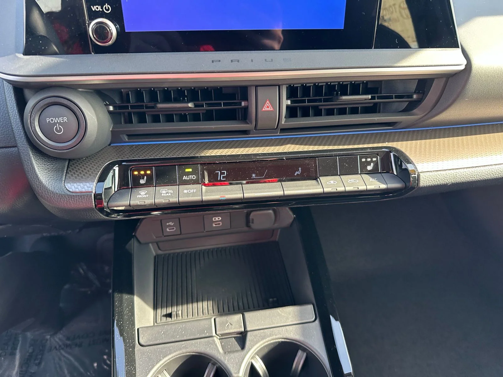 2026 Toyota Prius XLE - Photo 16