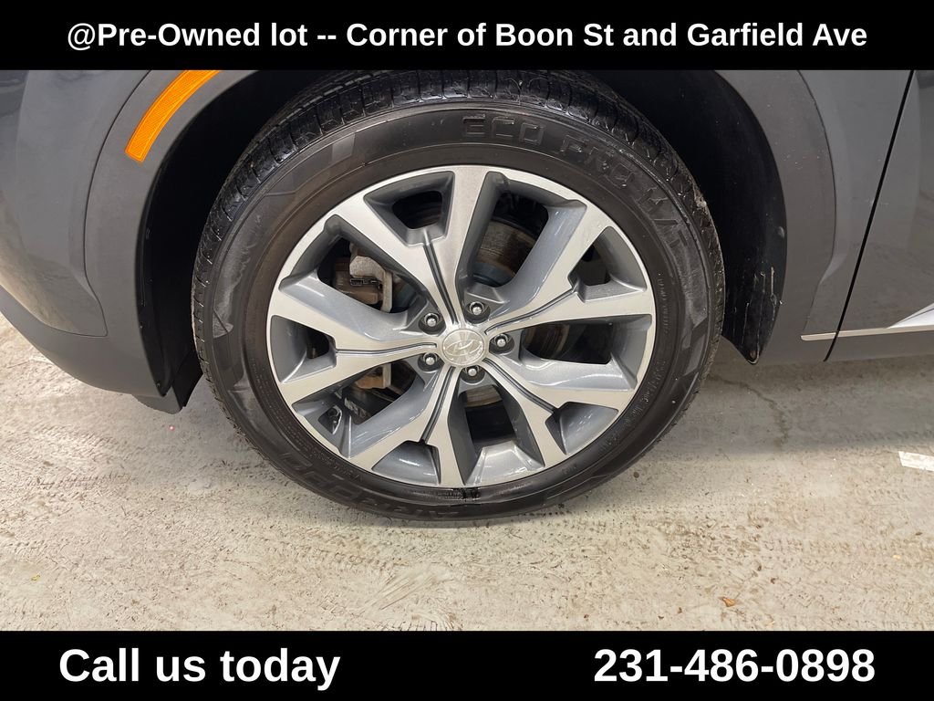 Used 2020 Gray Hyundai SEL image 5