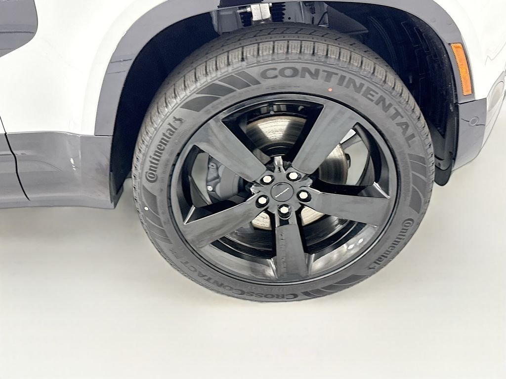 New 2026 Fuji White LAND ROVER X-Dynamic SE image 31