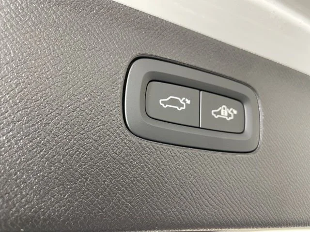 2026 Volvo XC90 Plus - Photo 41
