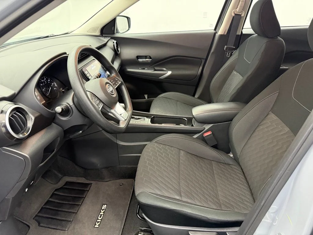 Used 2024 Gray Nissan SV image 17
