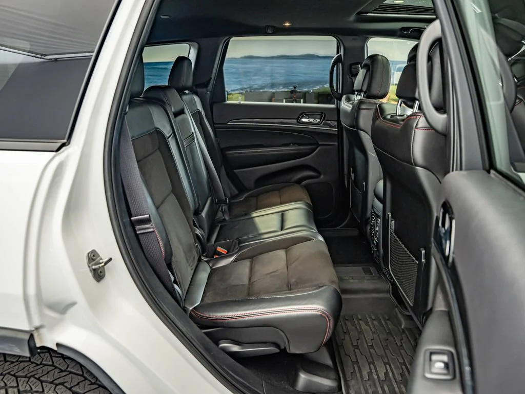 Used 2019 Bright White Clearcoat Jeep Trailhawk image 37