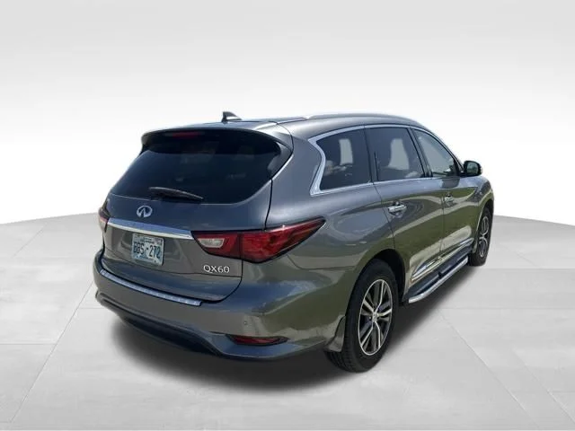 Used 2017 Gray INFINITI Base image 3