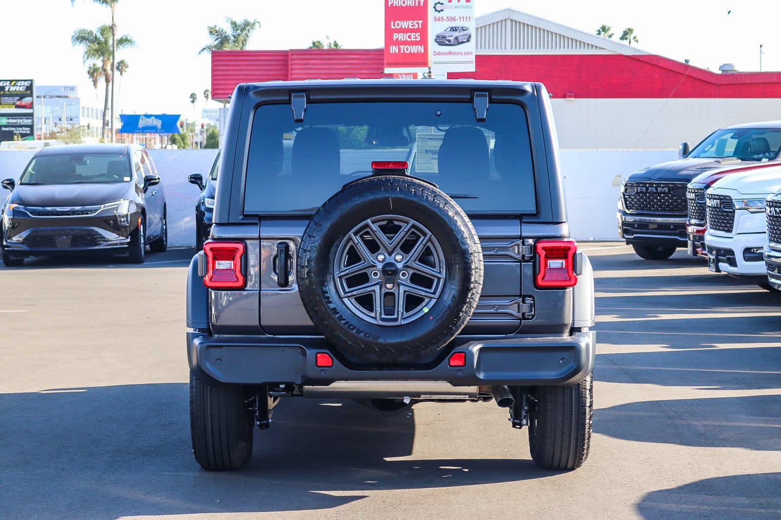 New 2027 Granite Crystal Metallic Clear-Coat Paint Jeep Sport S image 5
