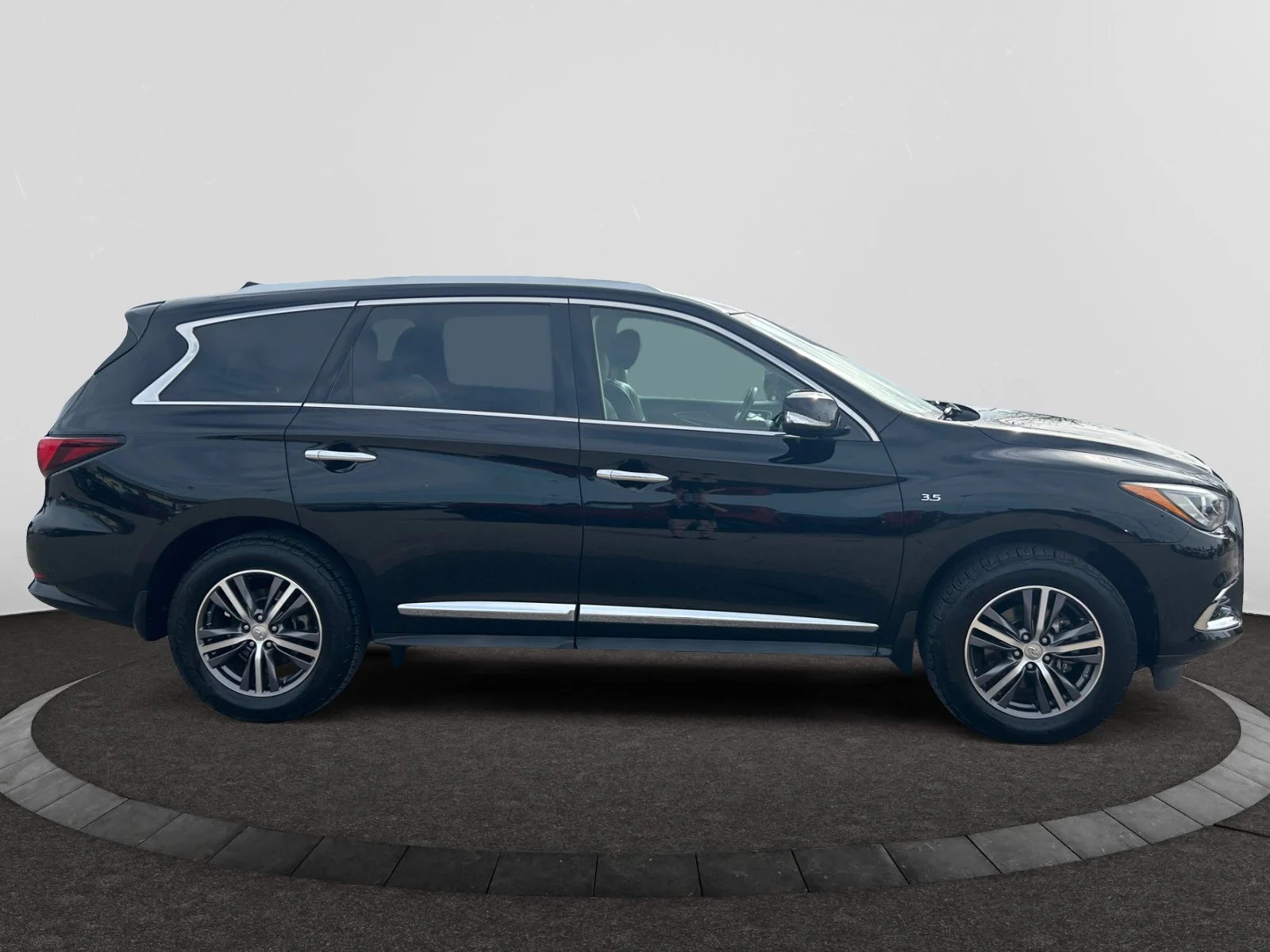 Used 2019 BLACK INFINITI PURE AWD image 6