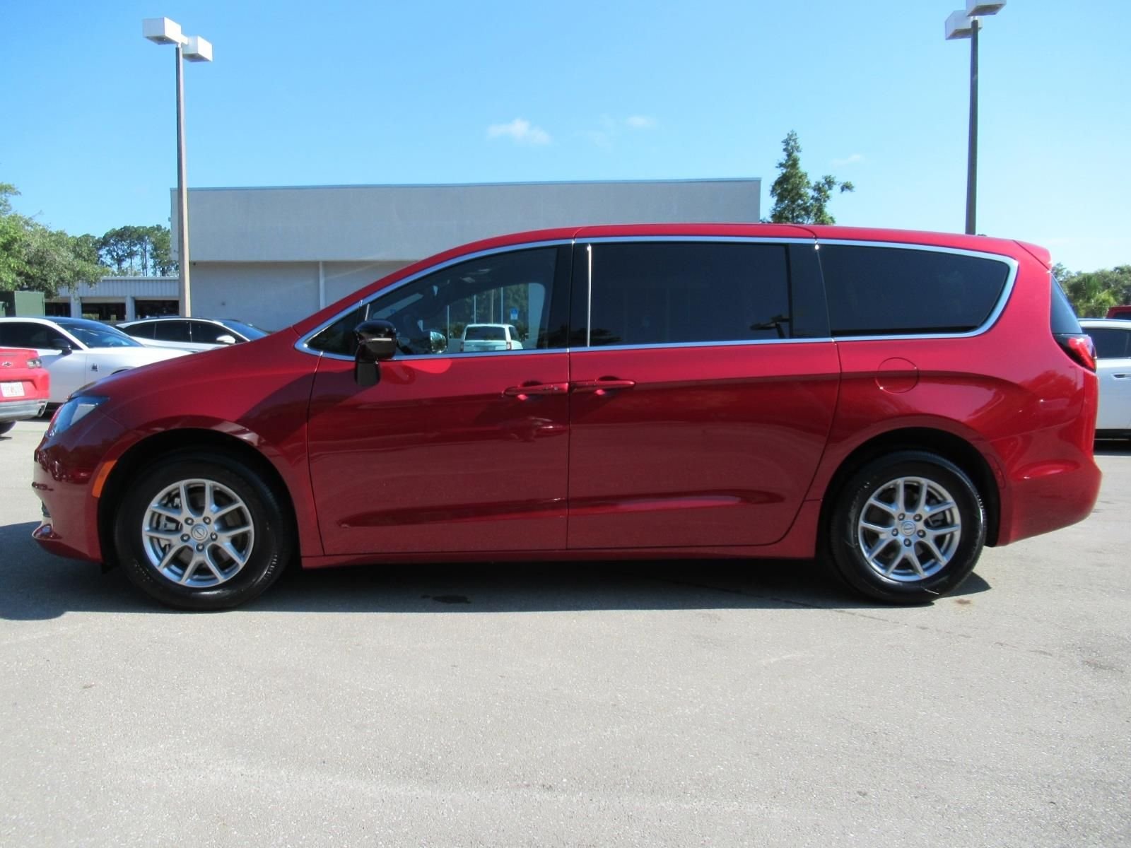 New 2026 Red Hot Pearl-Coat Exterior Paint Chrysler LX image 4