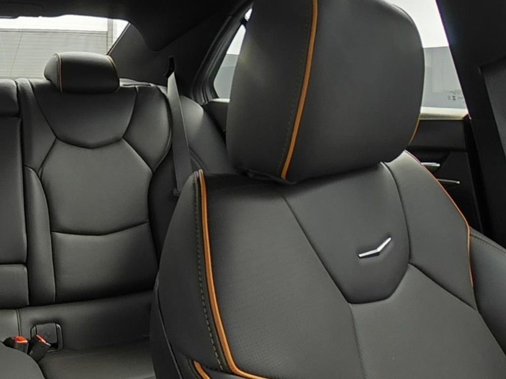 2025 Cadillac CT4 V-Series - Photo 15