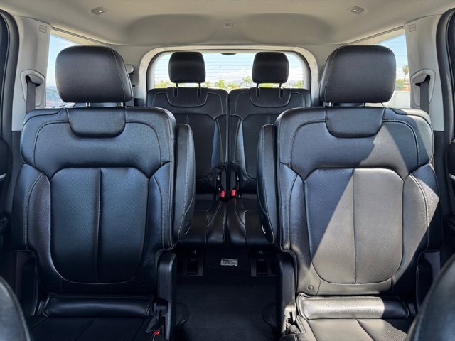 Used 2023 Rocky Mountain Pearlcoat Jeep Limited image 18