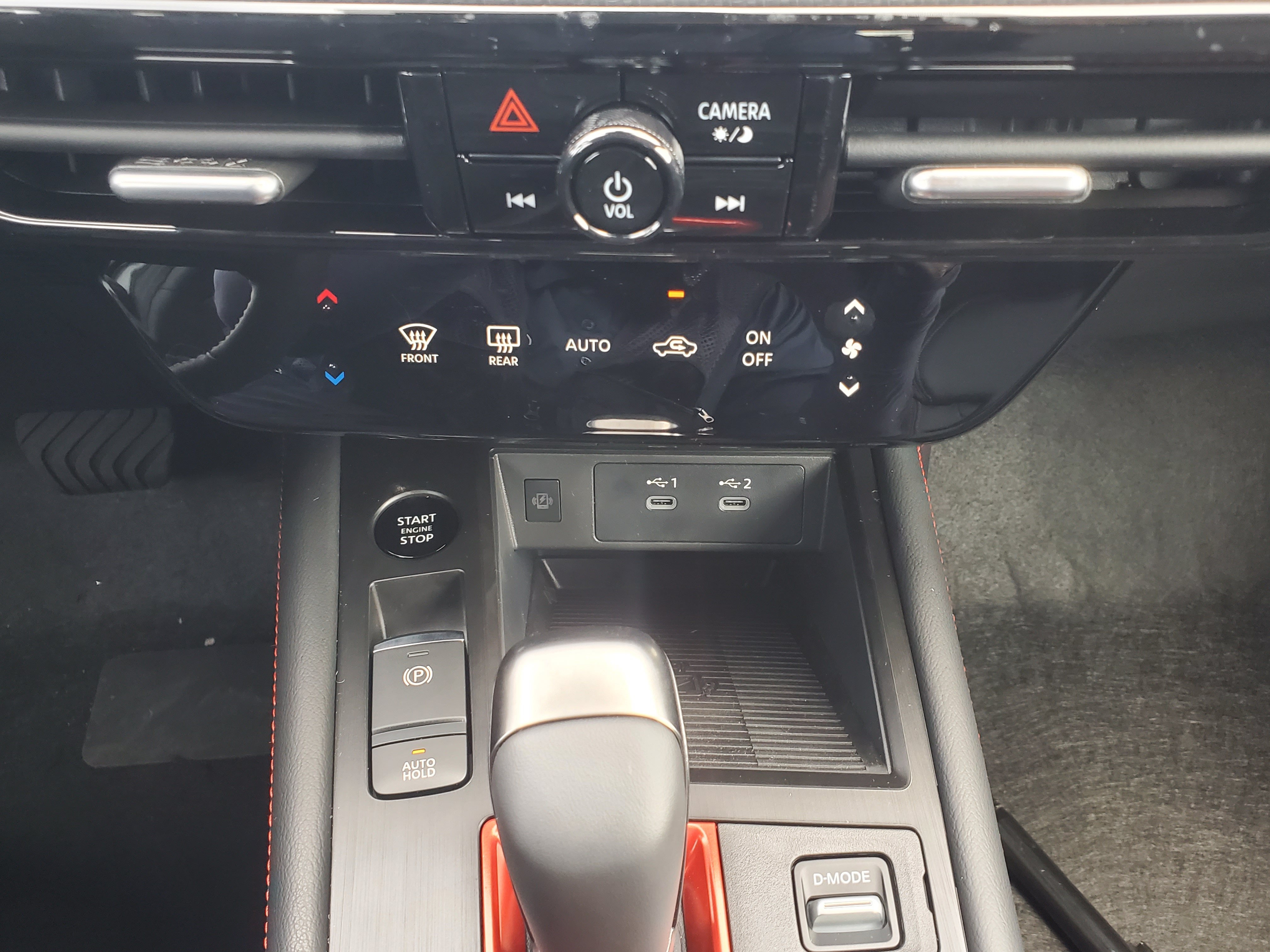 New 2026 Arctic Ice Blue Metallic / Super Black Two-tone Nissan SR image 19