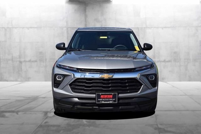 Used 2025 Gray Chevrolet LS image 4