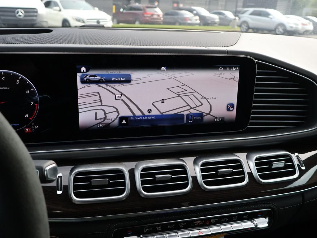 New 2026 MANUFAKTUR Moonlight White Metallic Mercedes-Benz GLE 63 S AMG® image 23
