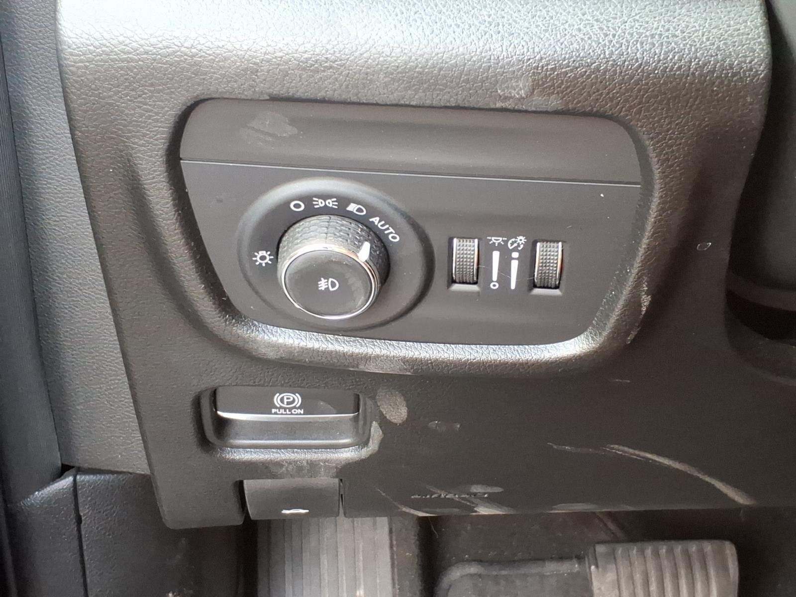 Used 2023 Diamond Black Crystal Pearlcoat Jeep Overland image 19