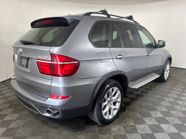Used 2011 Space Gray Metallic BMW xDrive35i image 3
