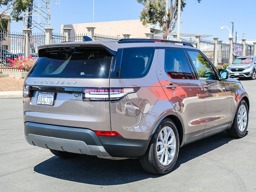 Used 2017 Brown Land Rover SE image 9