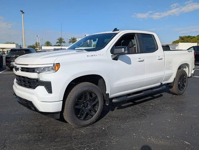 New 2026 Summit White Chevrolet RST image 3