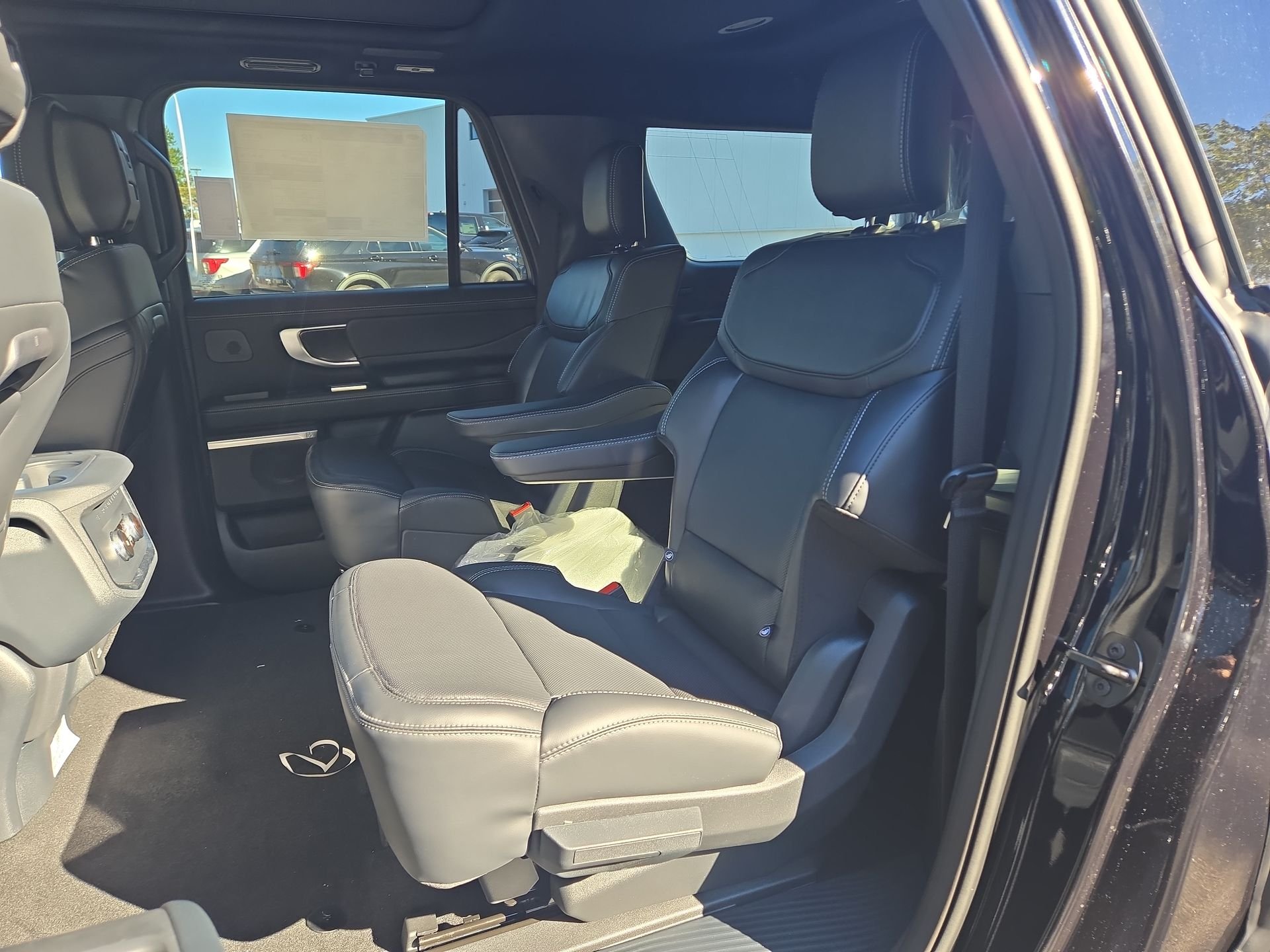 New 2027 Agate Black Metallic Ford MAX Platinum image 4