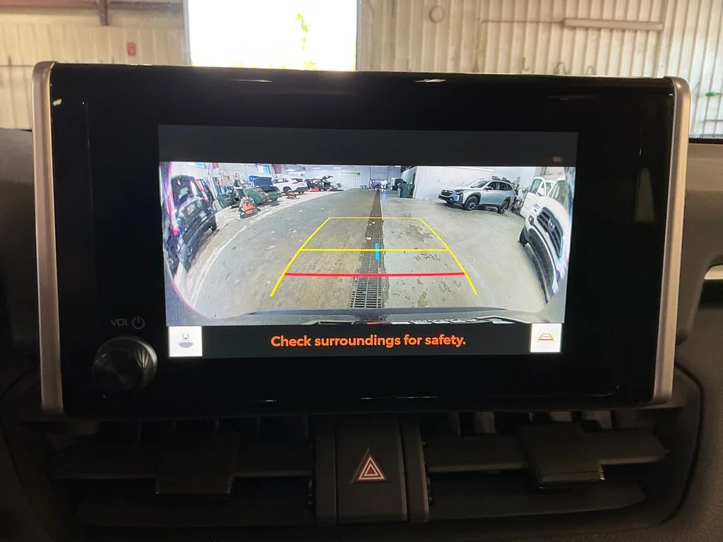 Used 2025  Toyota XLE image 22