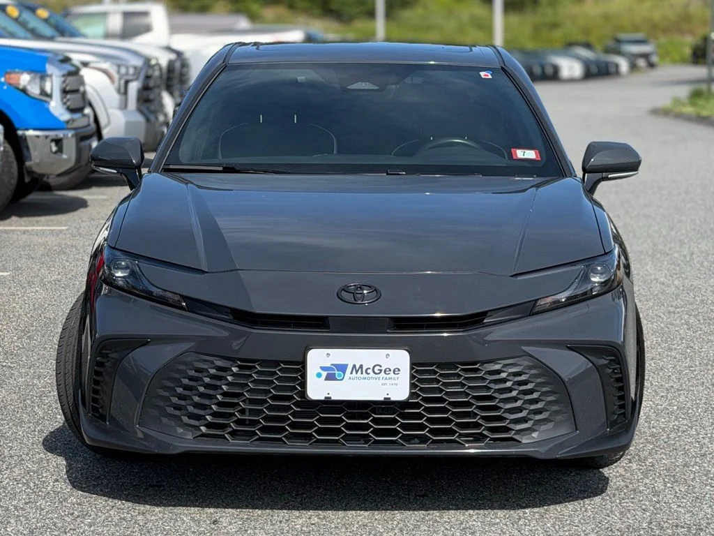 Used 2025  Toyota SE image 2