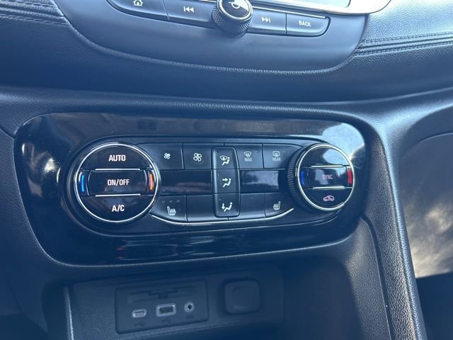 Used 2022 Rosewood Metallic Buick Select image 29