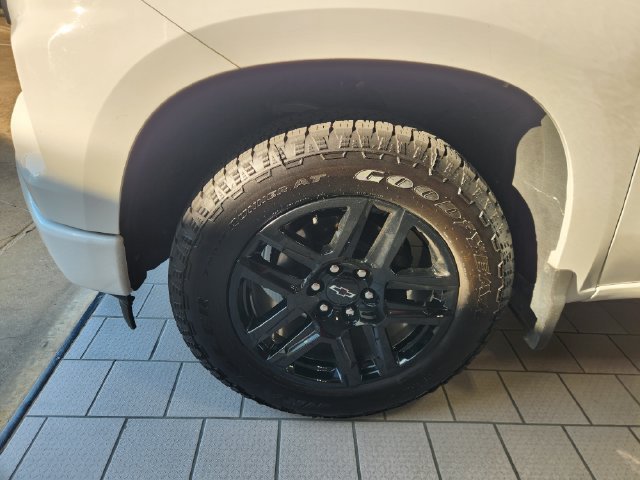 Used 2024 Summit White Chevrolet Custom image 8