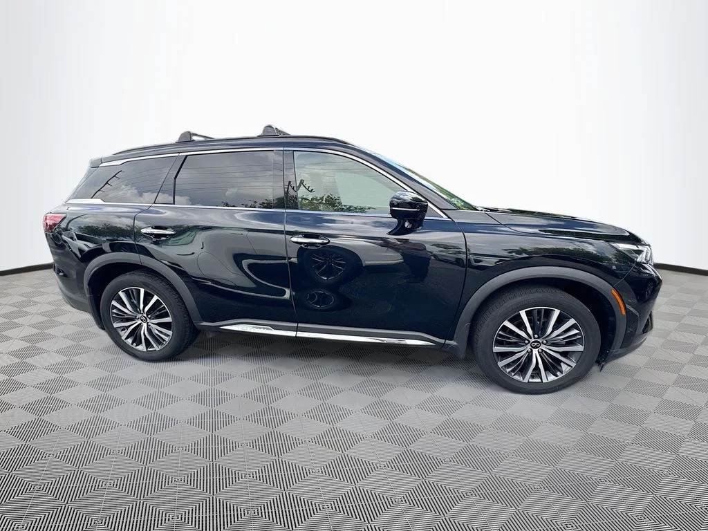 Certified Used 2023 Black INFINITI Autograph image 5