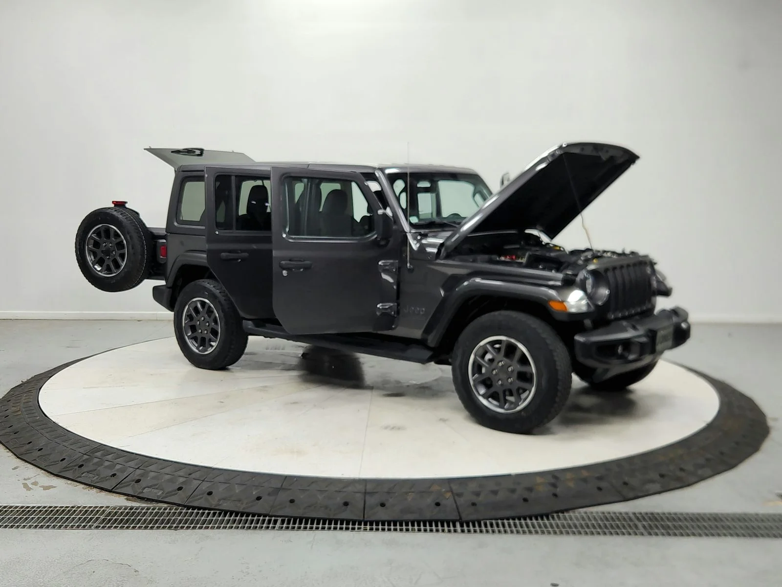 Used 2021 Gray Jeep Unlimited Sport image 10