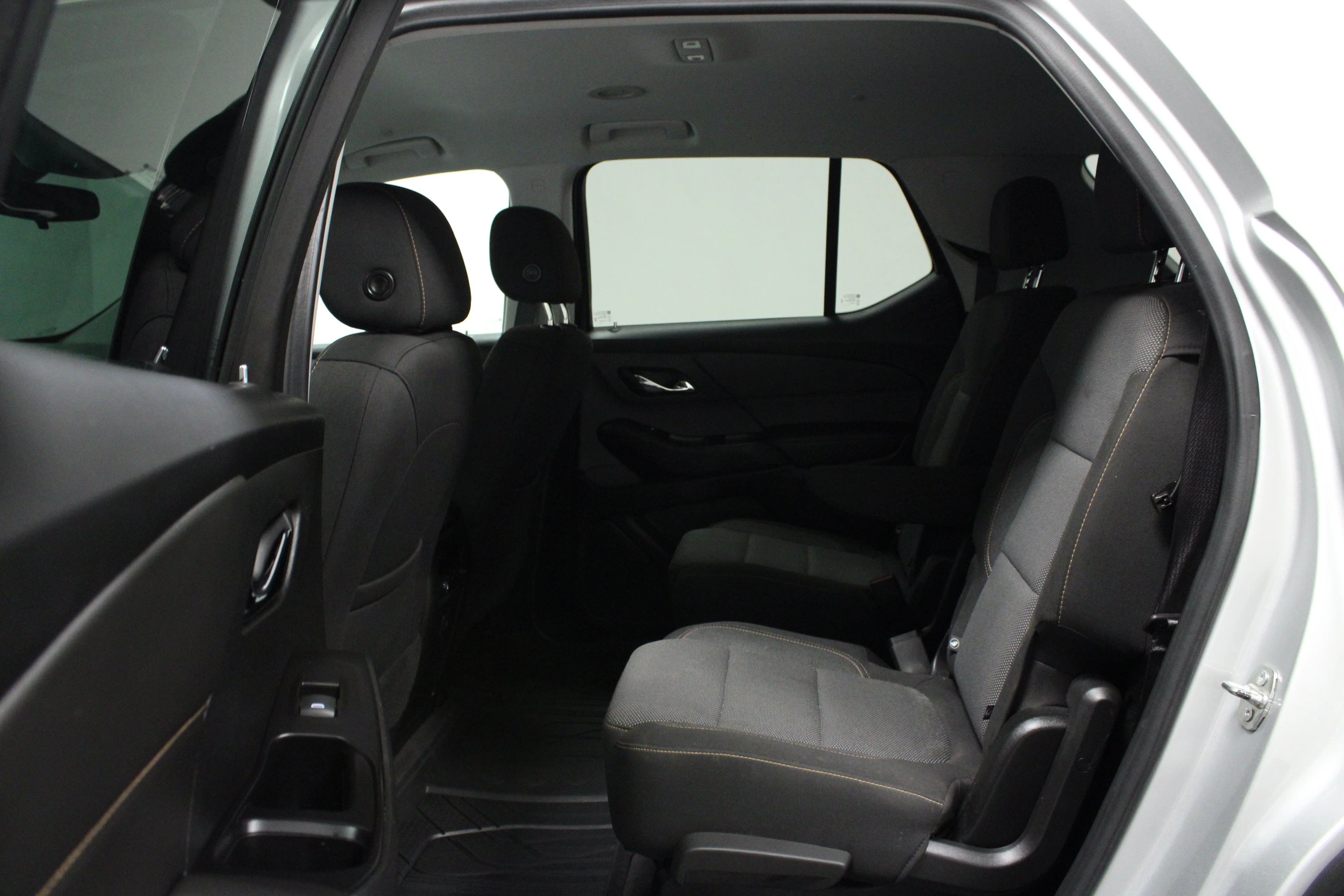 Used 2020 SILVER ICE METALLIC Chevrolet LT Cloth image 13