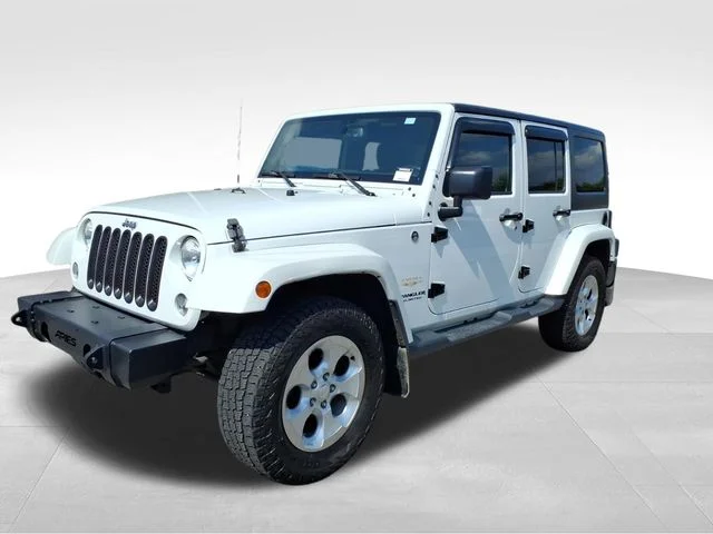 Used 2015 White Jeep Unlimited Sahara image 2