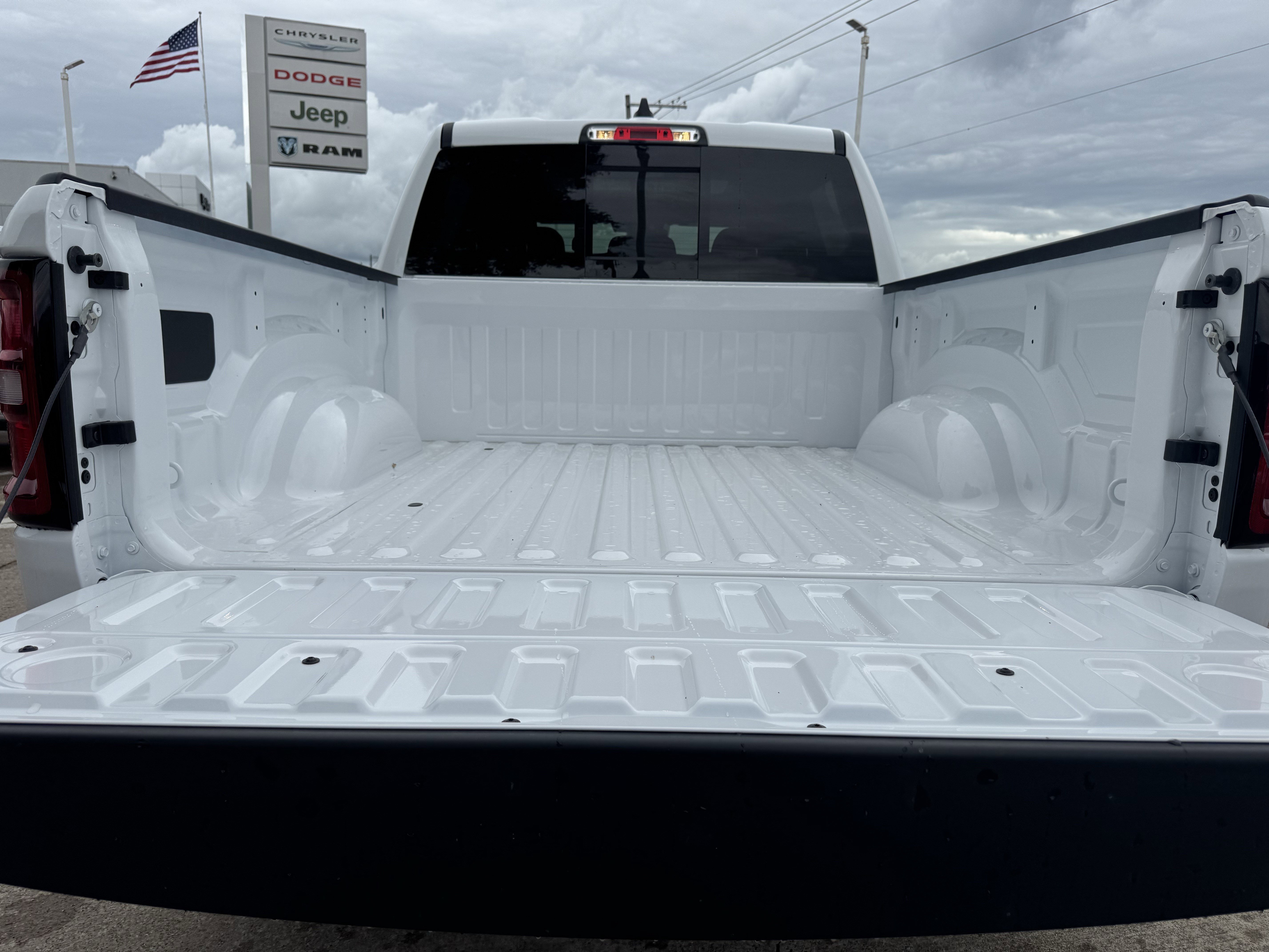 New 2026 Bright White Clear-Coat Exterior Paint RAM Lone Star image 12