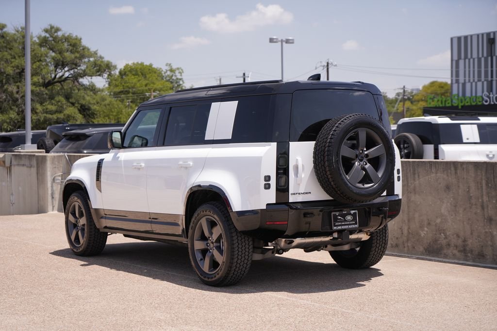 New 2026 Fuji White Land Rover X-Dynamic SE image 6