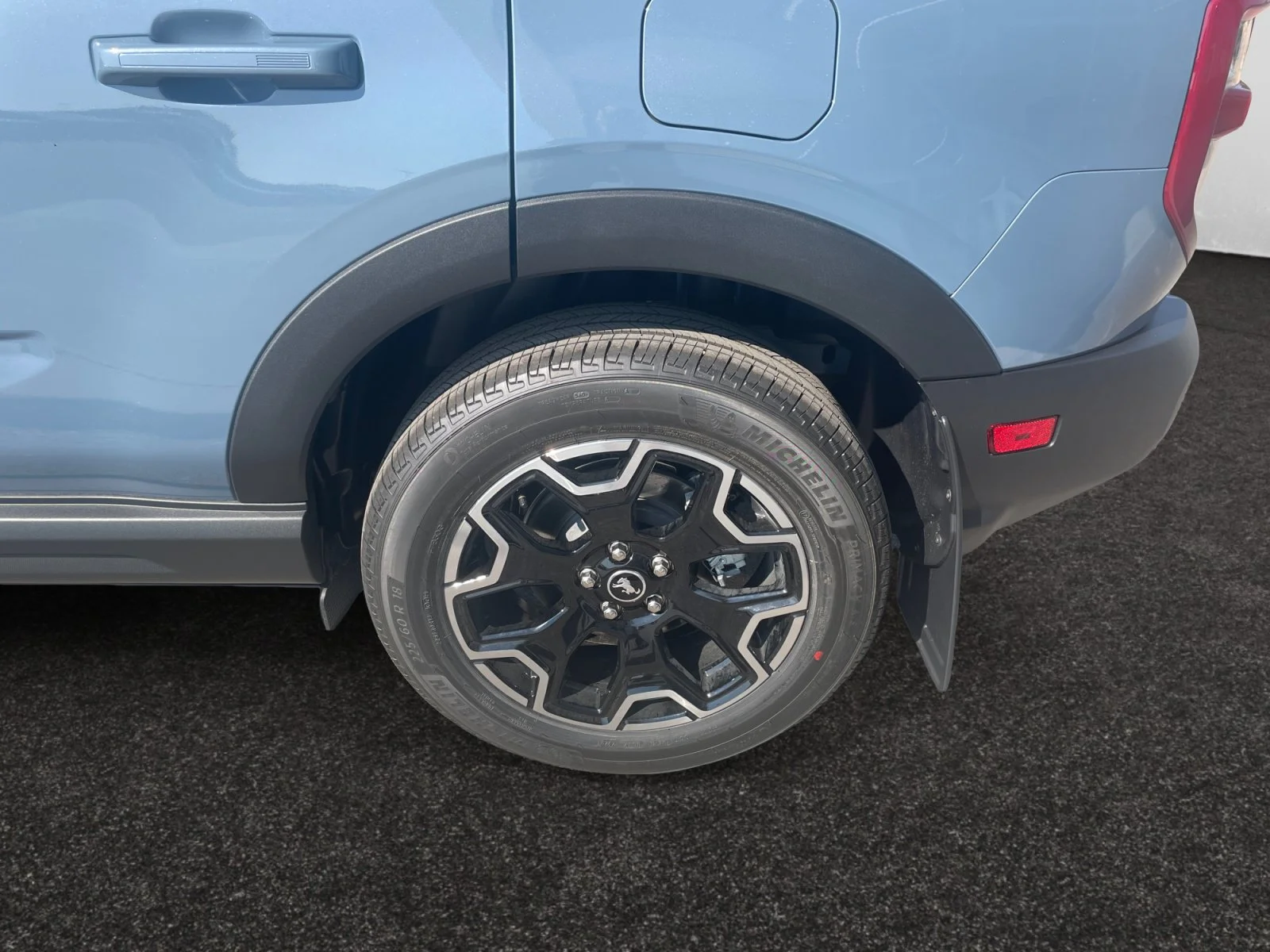 New 2026 Azure Grey Metallic Tri-Coat Ford Outer Banks image 9
