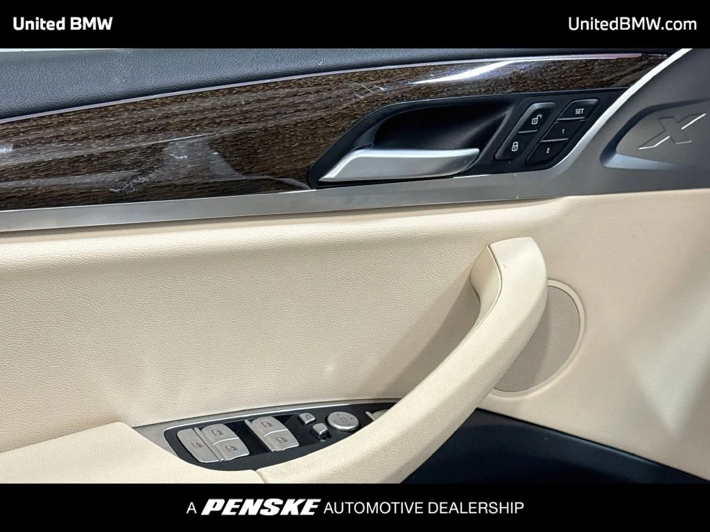 Used 2023 Mineral White Metallic BMW sDrive30i image 10