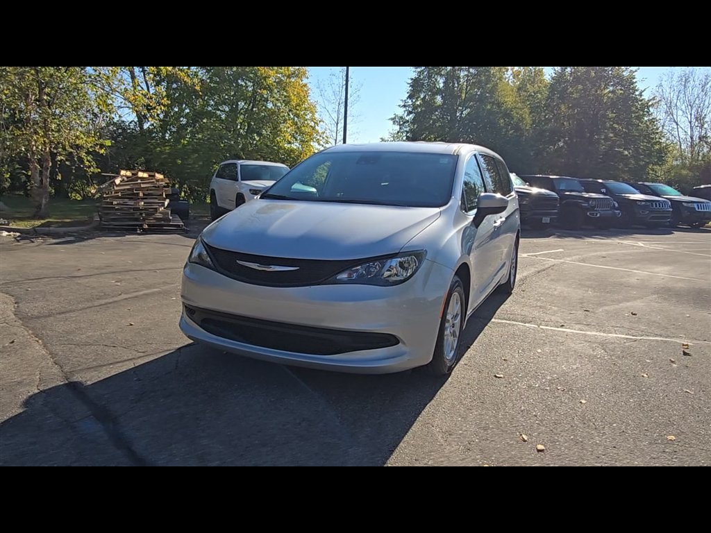 Certified Used 2023 Silver Chrysler LX image 5