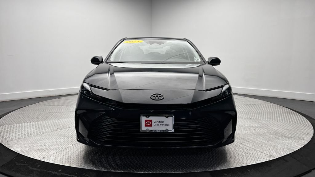 Used 2025  Toyota LE image 39